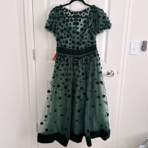 Mac Duggal | Embellished Butterfly Sleeve Velvet Hem Midi Dress | Emerald Green - Picture 9 of 15